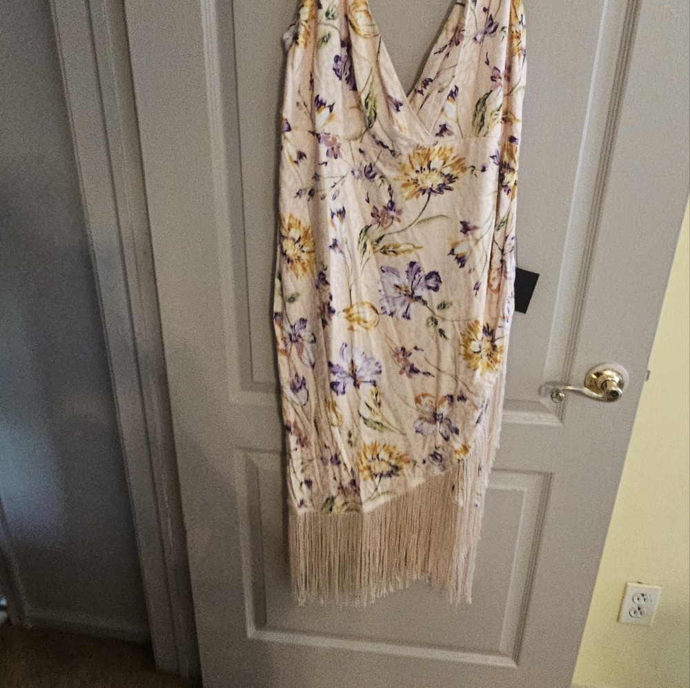 Dress - Picture 2 of 5